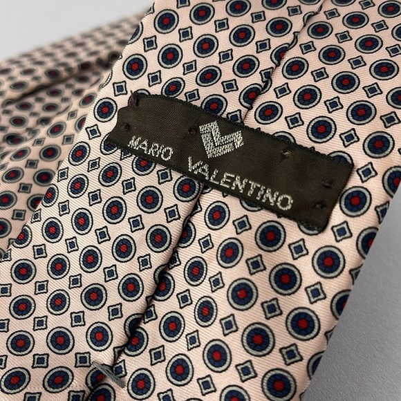 Mario Valentino 100% Italian Silk Tie Soft Pink Geometric Pattern - Picture 9 of 10